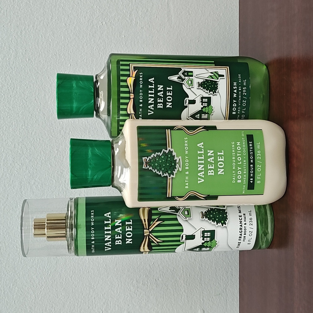 Bath & Body Works VANILLA BEAN NOEL 3 Piece Body Care Gift Set - Picture 2 of 5